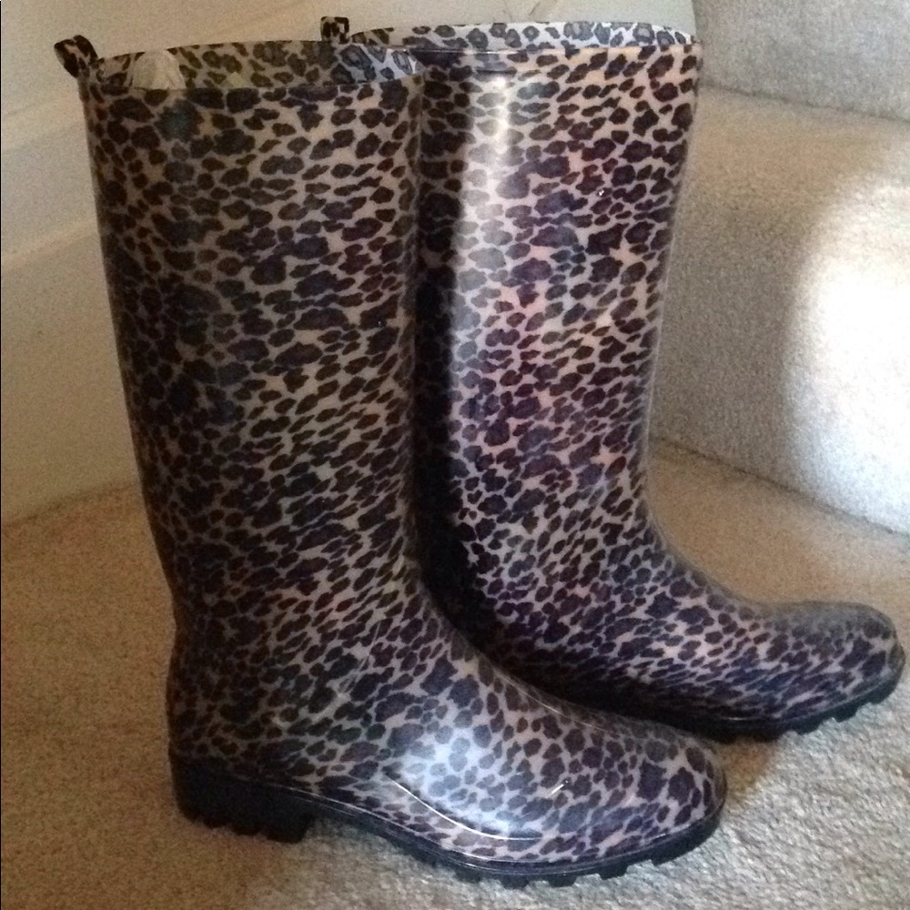 GUC leopard print rain boots!